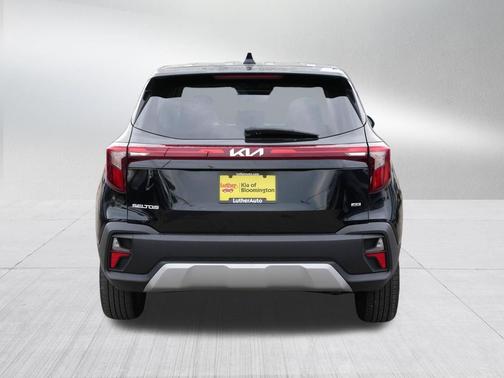 Fusion Black 2024 Kia Seltos LX