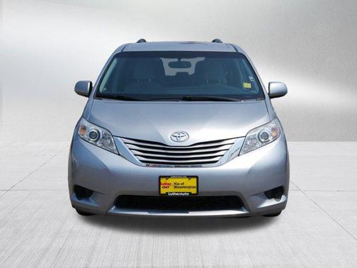2016 Toyota Sienna LE