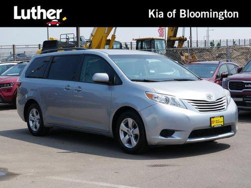 2016 Toyota Sienna LE