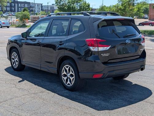 Crystal Black Silica 2019 Subaru Forester Premium