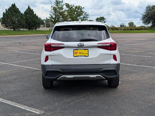 Snow White Pearl 2021 Kia Seltos LX