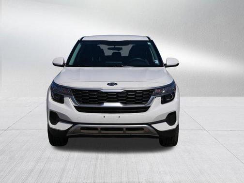 Snow White Pearl 2021 Kia Seltos LX