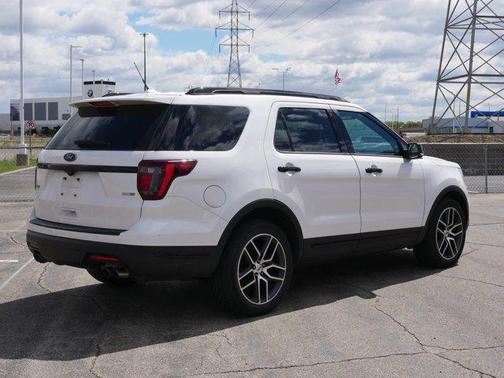 White Platinum Metallic Tri-Coat 2018 Ford Explorer Sport