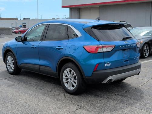 Velocity Blue Metallic 2020 Ford Escape SE