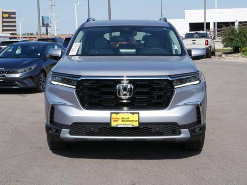 2025 Honda Pilot Touring 8-Passenger
