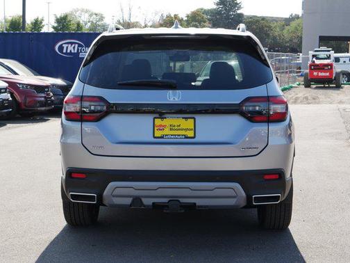2025 Honda Pilot Touring 8-Passenger