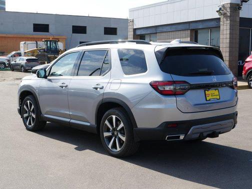 2025 Honda Pilot Touring 8-Passenger
