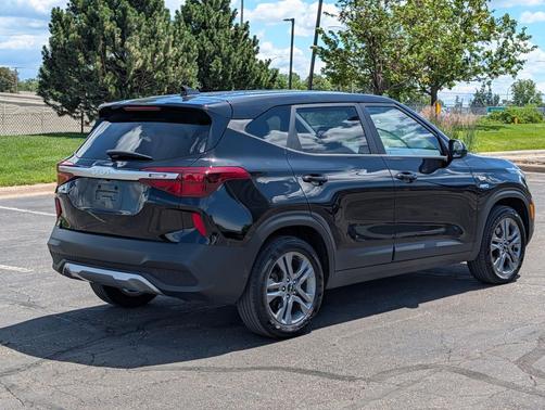 Cherry Black 2022 Kia Seltos LX
