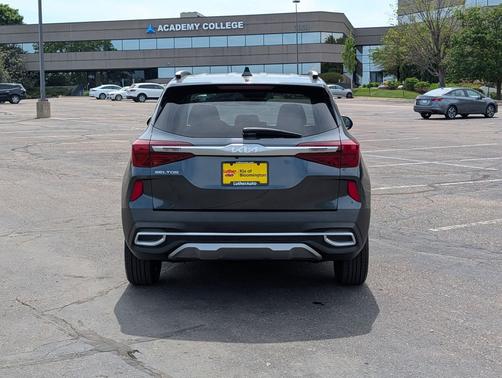 Gravity Gray 2023 Kia Seltos EX