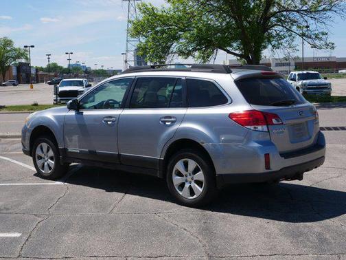 Steel Silver Metallic 2011 Subaru Outback 2.5 i Premium