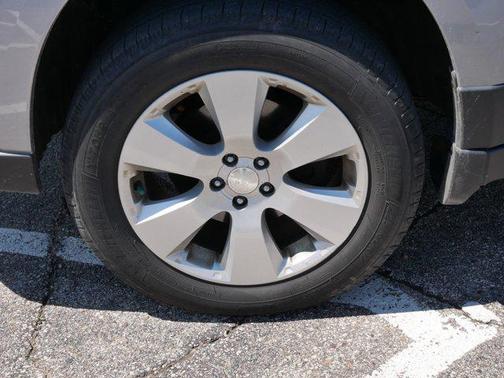 Steel Silver Metallic 2011 Subaru Outback 2.5 i Premium