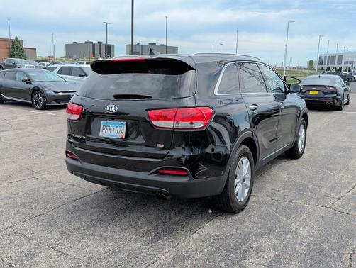 Ebony Black 2017 Kia Sorento LX