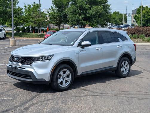 Sparkling Silver 2021 Kia Sorento LX