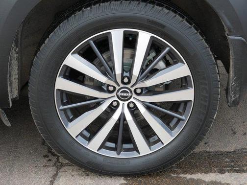 2022 Nissan Pathfinder Platinum 4WD