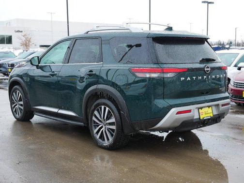 2022 Nissan Pathfinder Platinum 4WD
