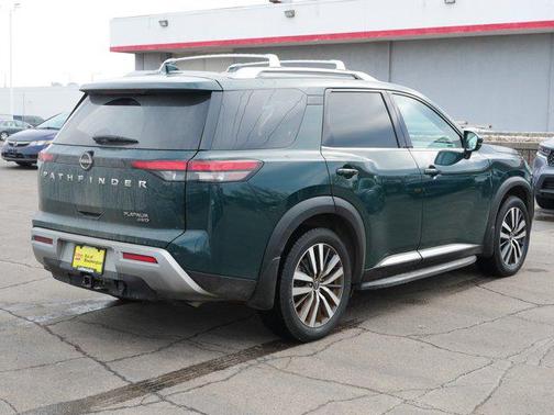 2022 Nissan Pathfinder Platinum 4WD