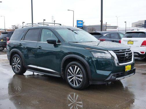 2022 Nissan Pathfinder Platinum 4WD
