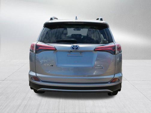 2018 Toyota RAV4 Hybrid XLE