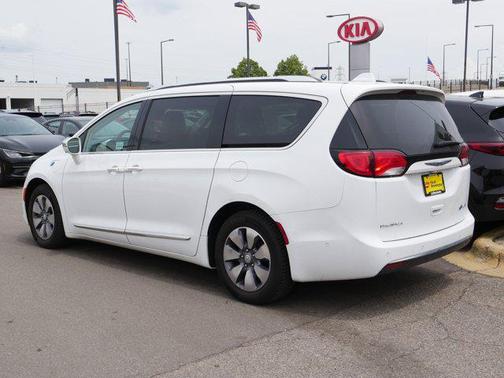 2018 Chrysler Pacifica Hybrid Limited