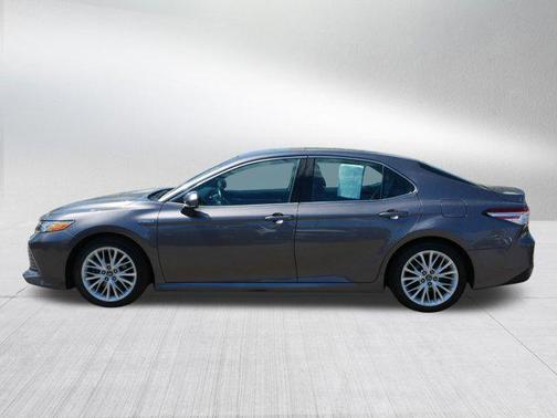 Predawn Gray Mica 2018 Toyota Camry Hybrid XLE