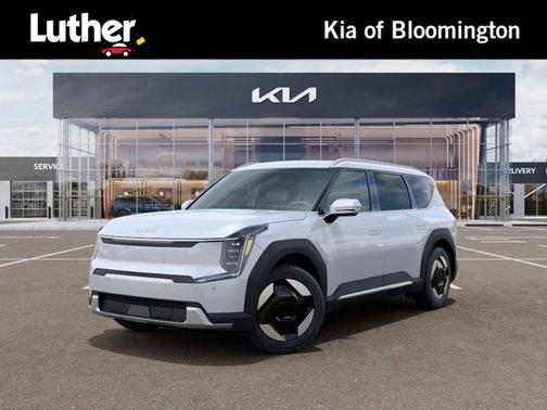 Glacial White Pearl 2026 Kia EV9 Wind