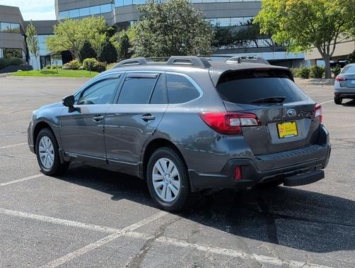 Magnetite Gray Metallic 2018 Subaru Outback 3.6R Limited
