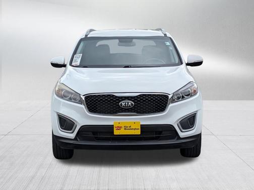 Snow White Pearl 2017 Kia Sorento LX