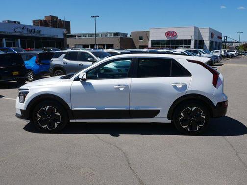 Snow White Pearl 2023 Kia Niro EV Wave