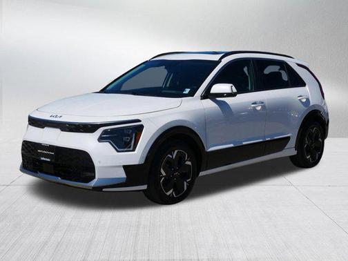 Snow White Pearl 2023 Kia Niro EV Wave