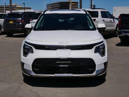 Snow White Pearl 2023 Kia Niro EV Wave