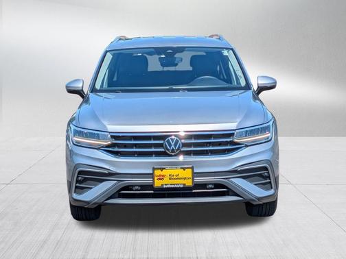Pyrite Silver Metallic 2022 Volkswagen Tiguan 2.0T SE 4MOTION
