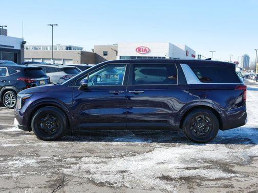 2025 Kia Carnival LXS