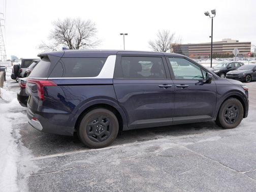 2025 Kia Carnival LXS