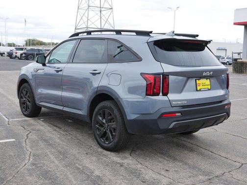 Everlasting Silver 2023 Kia Sorento S