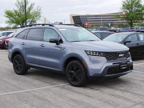 Everlasting Silver 2023 Kia Sorento S