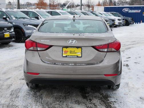 2015 Hyundai ELANTRA SE