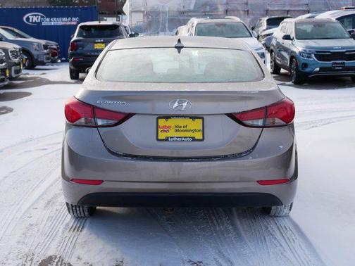 2015 Hyundai ELANTRA SE