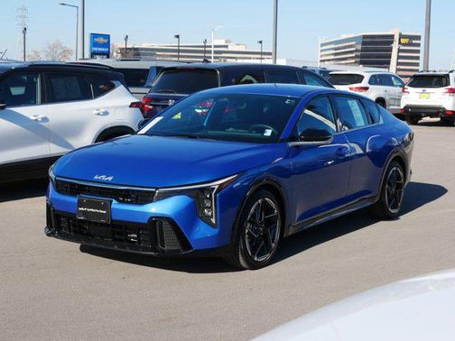 2025 Kia K4 GT-Line