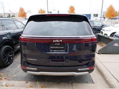 2024 Kia Carnival LX