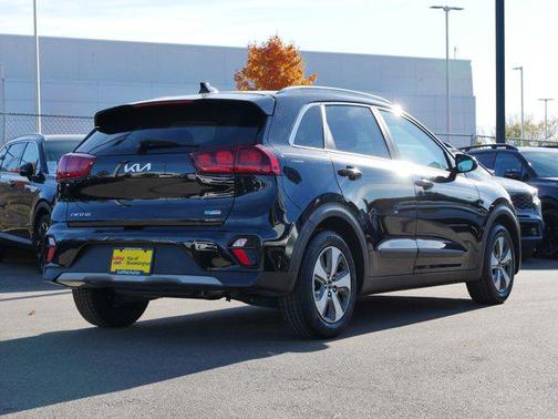 2022 Kia Niro LX