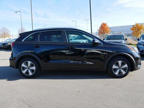 2022 Kia Niro LX