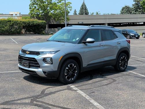 Sterling Gray Metallic 2023 Chevrolet Trailblazer LT