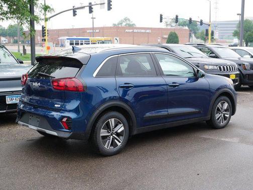 2022 Kia Niro LXS
