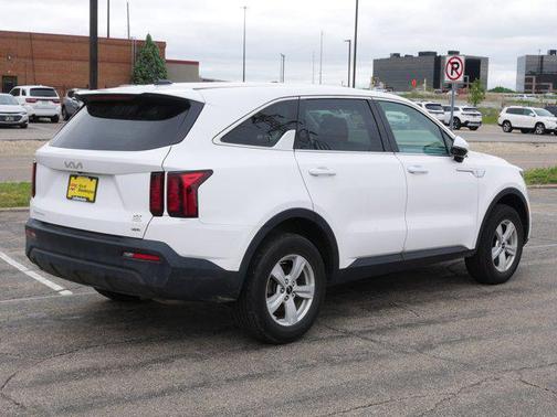 Glacial White Pearl 2023 Kia Sorento LX