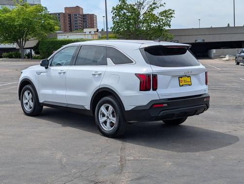 Glacial White Pearl 2023 Kia Sorento LX