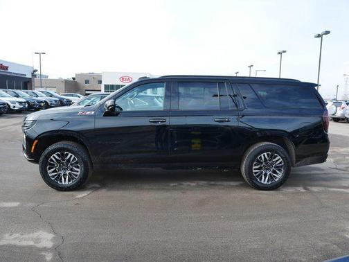 2025 Chevrolet Suburban 4WD Z71