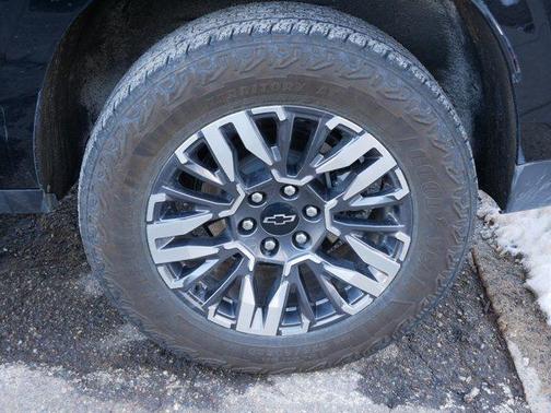 2025 Chevrolet Suburban 4WD Z71