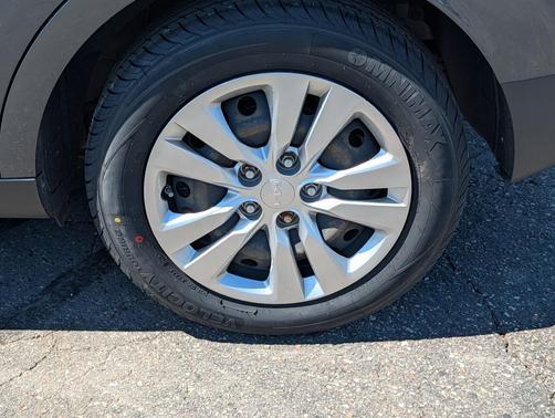 Gravity Gray 2022 Kia Soul LX