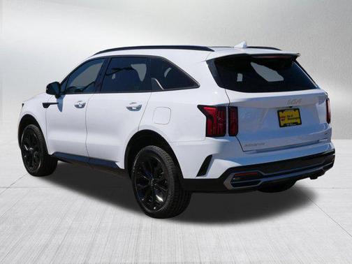 Glacial White Pearl 2023 Kia Sorento SX
