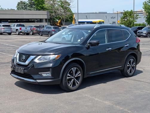 Magnetic Black 2018 Nissan Rogue SL